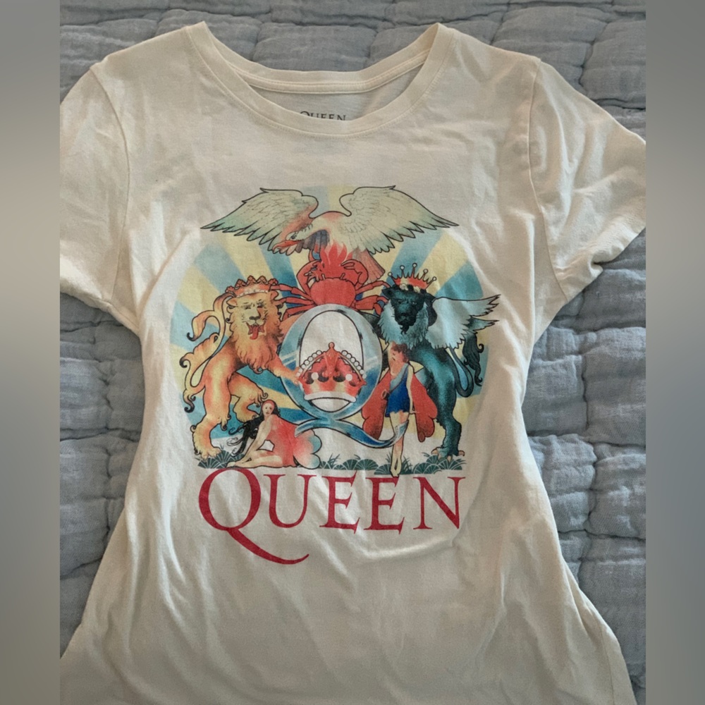 Queen Band tee!